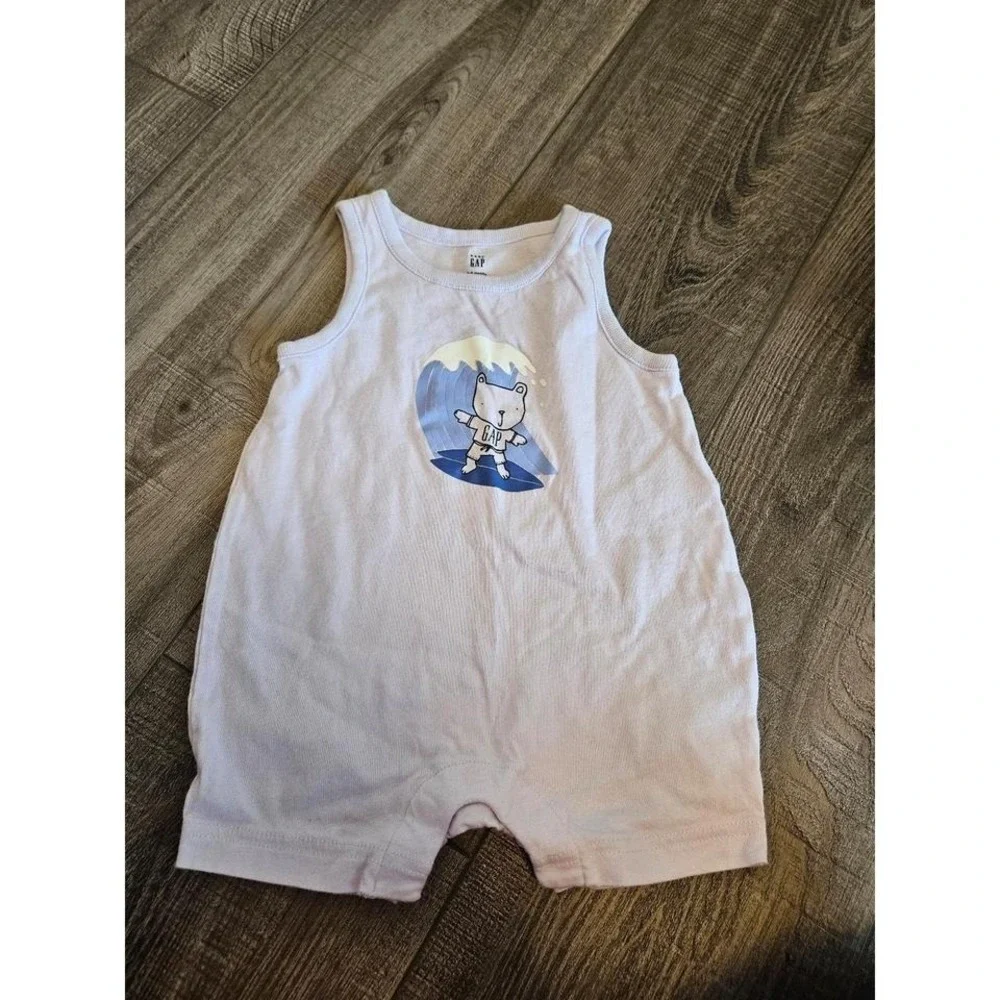 Baby gap‎ romper 3-6 mos